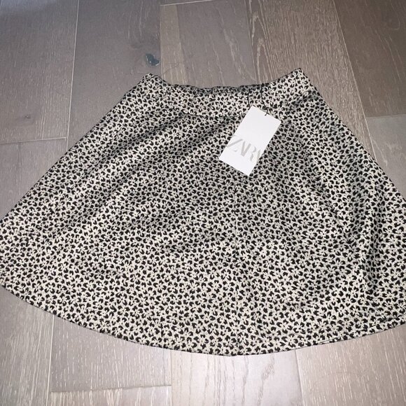NWT Zara Black and White Patterned Jersey Skirt (US S) - Picture 1 of 4
